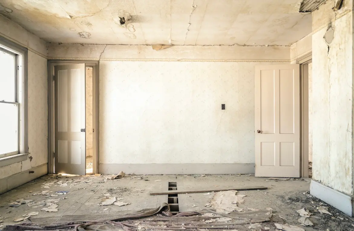 Waste disposal crew managing a cleanout project in Candor